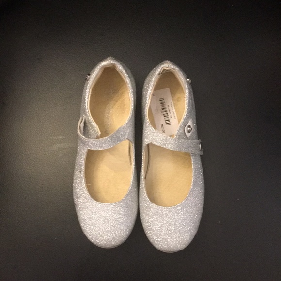 Cute Nanturino Ovindoli Girl’s todler shoes - Picture 1 of 5